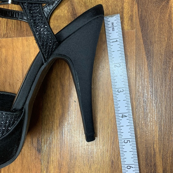 Chinese Laundry 6 - Picture 8 of 9